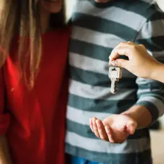 Kupno mieszkania od rodziców: jakie podatki możesz uniknąć?
