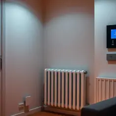 Jak efektywnie ogrzewać mieszkanie w bloku i uniknąć wysokich kosztów