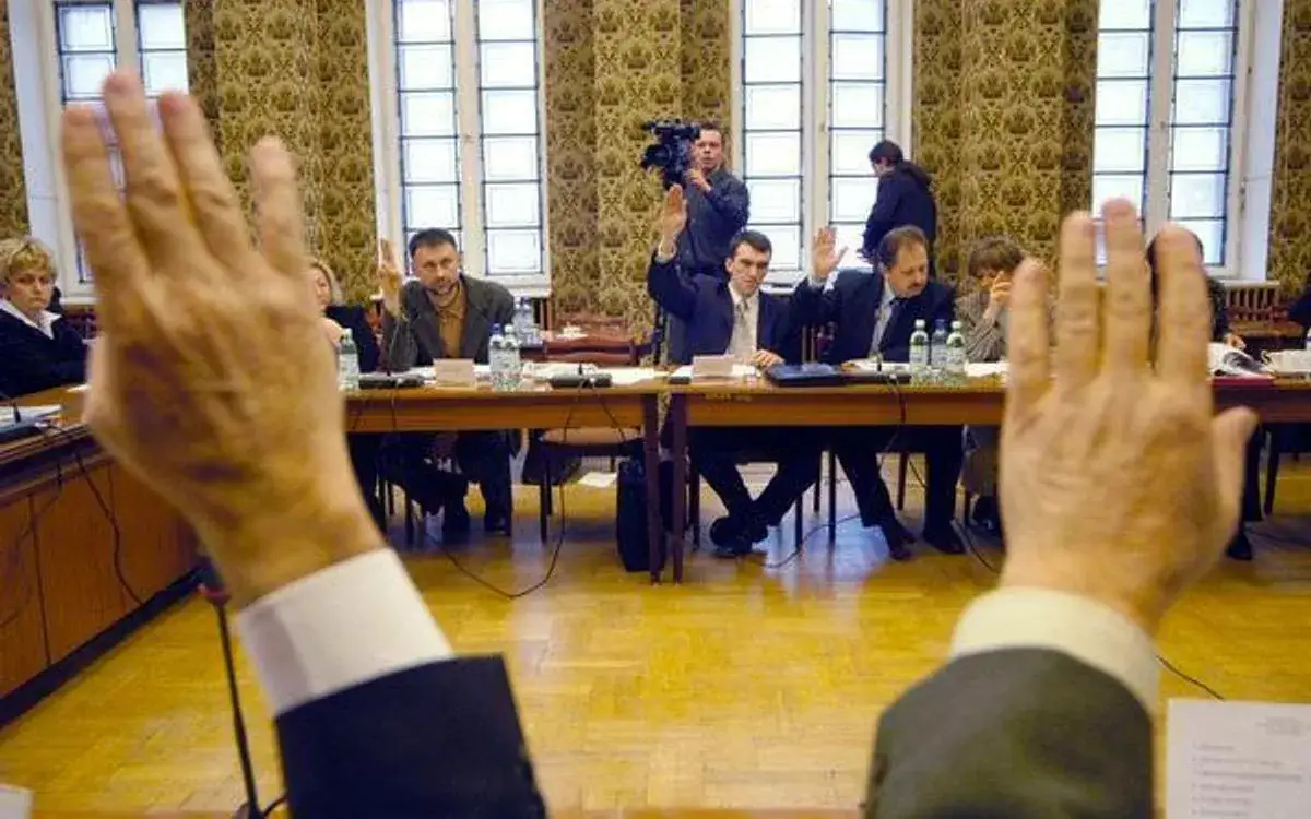 Zdjęcie Jak odwołać prezesa spółdzielni mieszkaniowej - uniknij kłopotów prawnych
