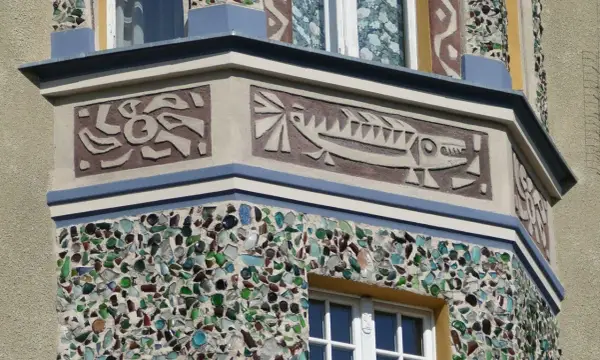 Sgraffito - jak drapany tynk zmienia elewacje? Poradnik